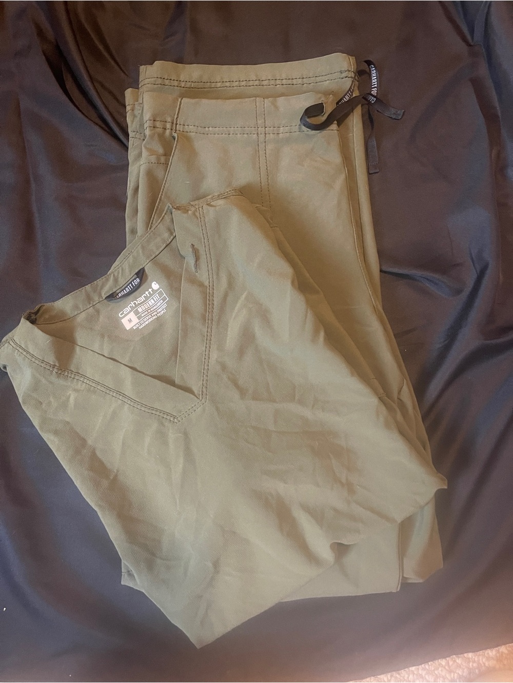 Carhartt Women’s Olive Green scrub set size- medium